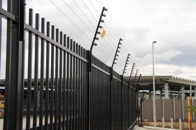 Energised perimeter fencing